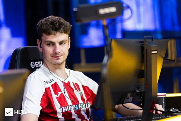 绿茵场上的 绿茵场上的